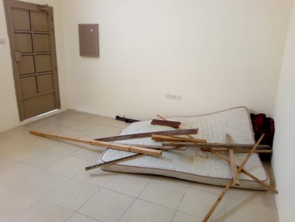 شقه غرفه نوم وصاله مع الكهرباء للايجار في البسيتين بالقرب من مسجد التوبه  4