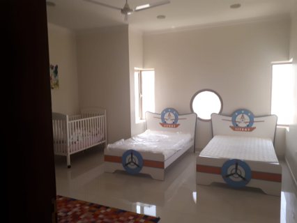 VILLA for rent in amwaj island 3 story 4 master bedrooms 6