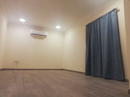 Flat for rent in zinj near to aljazira super markets 1bedroom 4