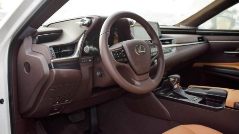 2019 Lexus ES 350 for sale in good condition 4