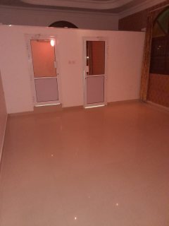 #للايجار استوديو مع الكهرباء نصف فرش في كرباباد بالقرب من مطعم زياره 