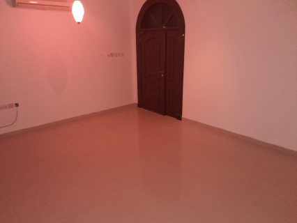Studio with electricity for rent in Karbabad, near the small Karbabad Park.)  4