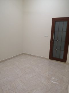 شقة للإيجار في المنامة خلف الأوقاف الجعفرية غرفتين صالة  مطبخ  حمامين  5