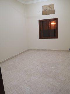 شقة للإيجار في المنامة خلف الأوقاف الجعفرية غرفتين صالة  مطبخ  حمامين  7