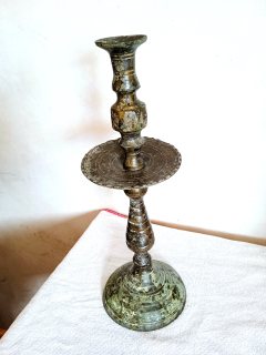 شمعدان أنتيك من النحاس القديم عمره أكثر من 70 سنة 