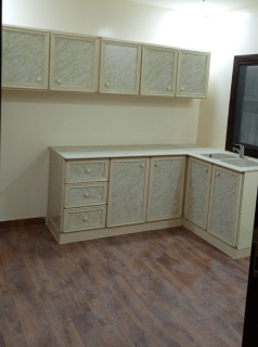 ????For rent, a very large and clean apartment. Address: Hamad Town 6