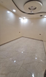 ????For rent, a very large and clean apartment. Address: Hamad Town 7