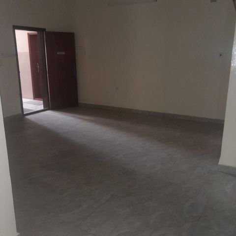 #For rent in Ras Rumman, a 2-bedroom apartment opposite Ashraf So