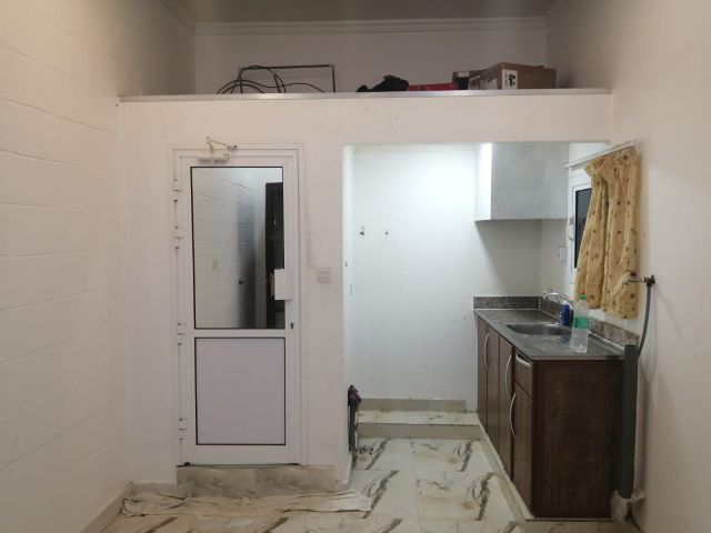 #For rent a studio with electricity in Karbabad opposite Seef Mal