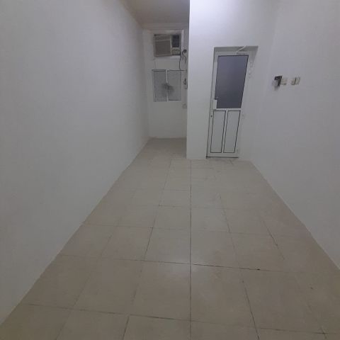 Studio with electricity in Ras Rumman near Al -Moayad's car parki