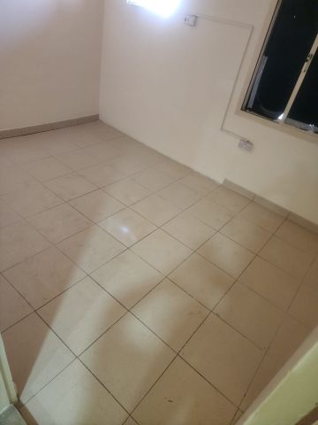 #For rent 2 bedroom apartment with electricity for rent in Al Hoo