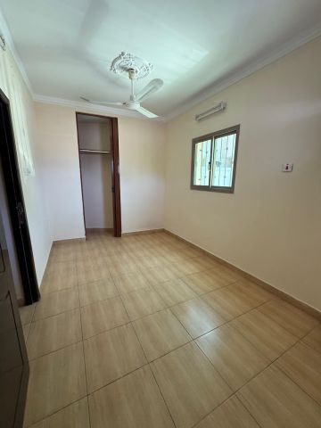 للإيجار شقة في السنابس 3