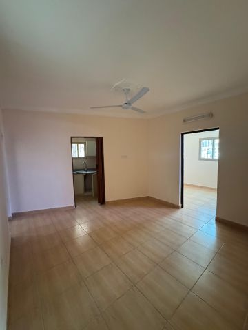 للإيجار شقة في السنابس 5