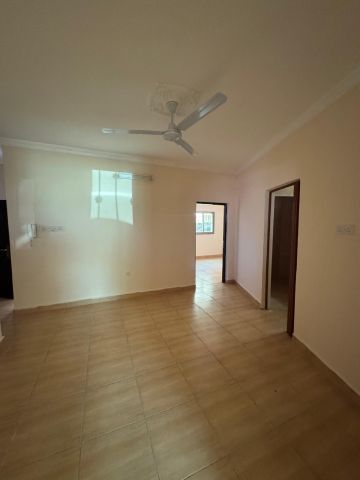 للإيجار شقة في السنابس 6