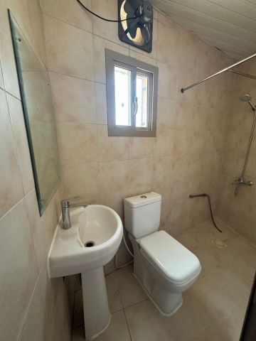 للإيجار شقة في السنابس 7