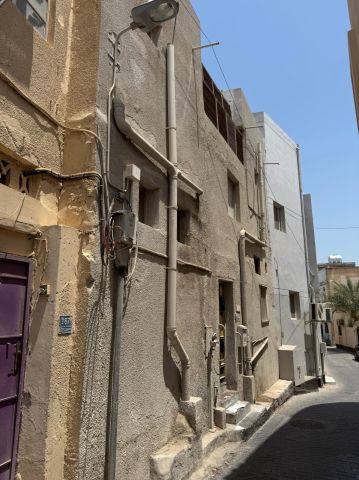 للبيع منزل قديم في المحرق فريج البن علي 4