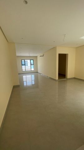 للبيع فيلا في جدالحاج  قريبة من البحر من دورين 3