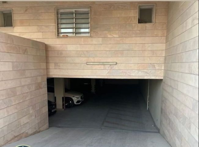 للبيع بناية في الرفاع الشرقي 2