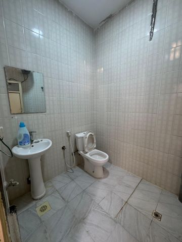 للإيجار استوديو في الجنبية  3