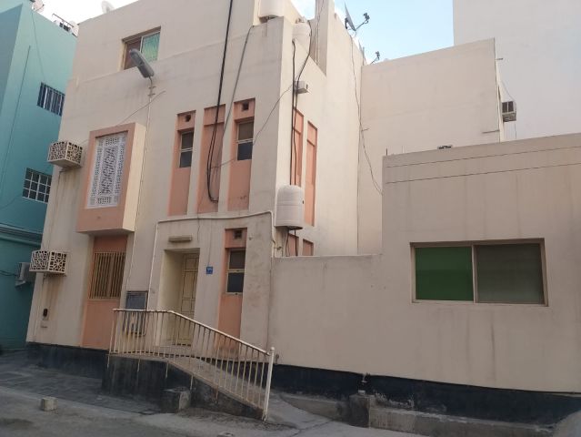 للبيع محل تجاري في الرفاع الشرقي 2