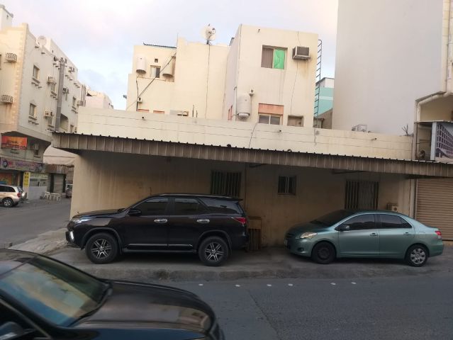 للبيع محل تجاري في الرفاع الشرقي 5