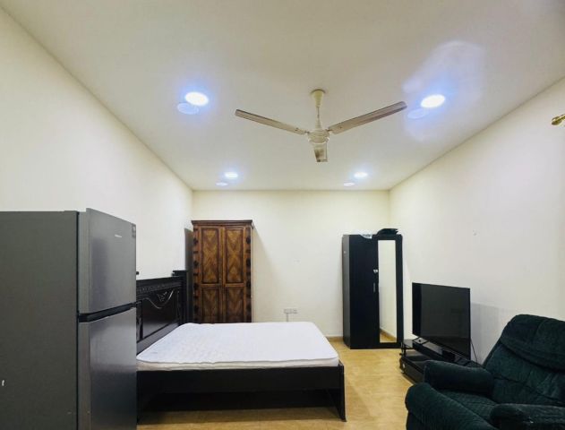 #For rent: A fully furnished studio with electricity in Tubli. Th