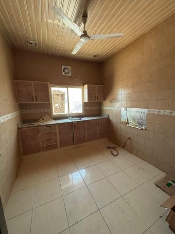 للإيجار شقة في السهلة 5