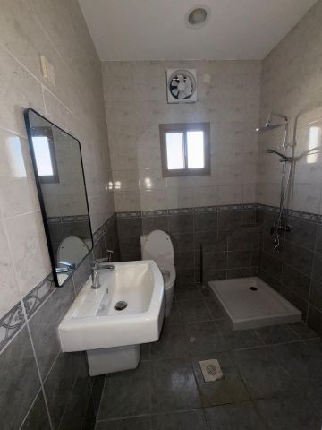 للإيجار شقة في سند  7