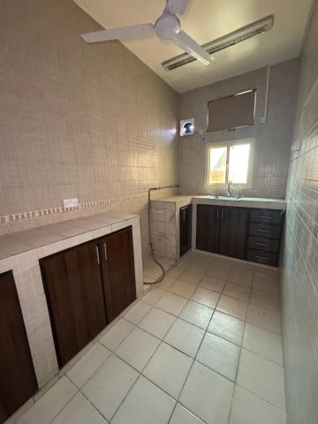 للإيجار شقة في سترة قريبة من مستشفي سترة 2