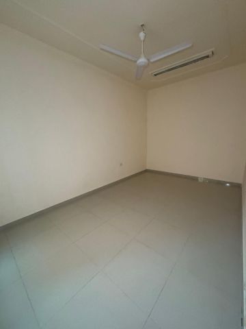 للإيجار شقة في سترة قريبة من مستشفي سترة 6