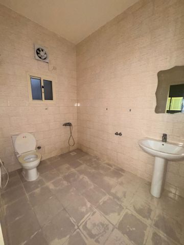 للإيجار شقة في سترة قريبة من مستشفي سترة 7