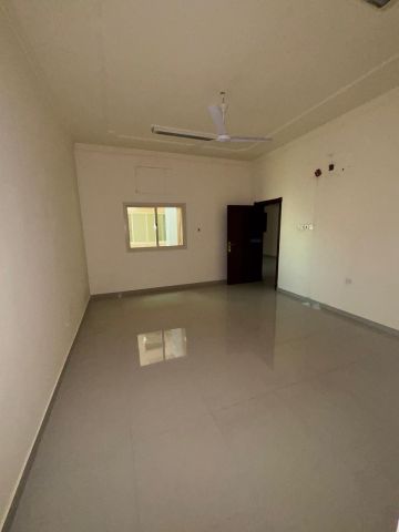 للإيجار شقة في سترة قريبة من مستشفي سترة 8