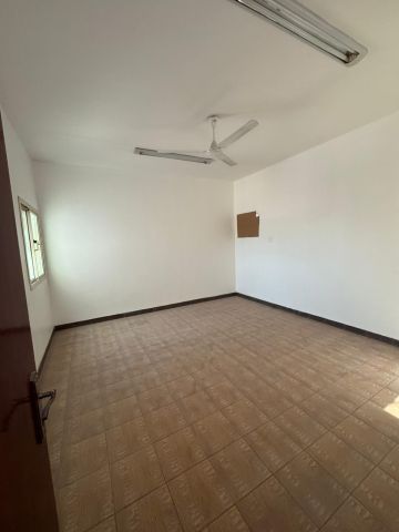 للإيجار شقة في سترة الخارجية 3