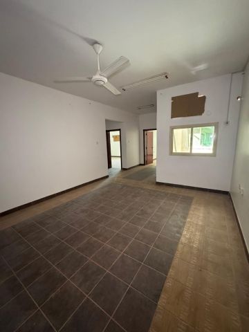 للإيجار شقة في سترة الخارجية 5