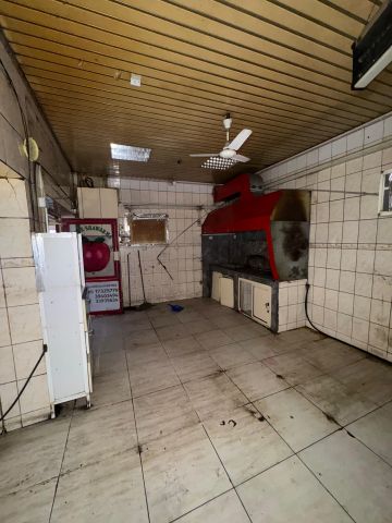 للإيجار محل تجاري في المحرق 2