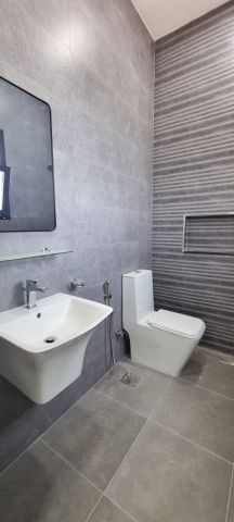 للبيع فلل جديدة و راقية  بتشطيبات ممتازة في منطقة مقابة سرايا 1   5