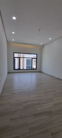 للبيع فلل جديدة و راقية  بتشطيبات ممتازة في منطقة مقابة سرايا 1   8