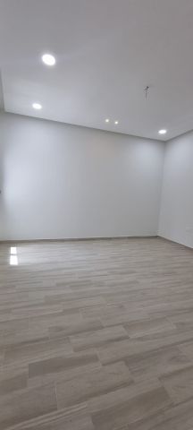 للبيع فلل جديدة و راقية  بتشطيبات ممتازة في منطقة مقابة سرايا 1   9