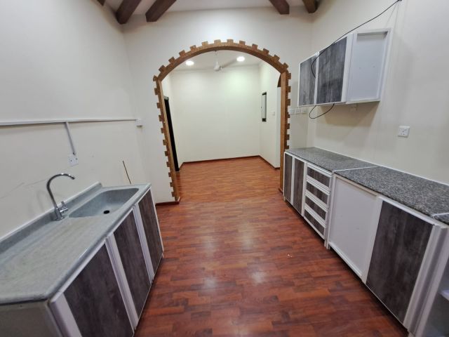 يتوفر شقة للإيجار في الدير بالقرب من المطار 2