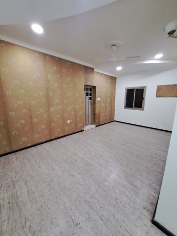 يتوفر شقة للإيجار في الدير بالقرب من المطار 6