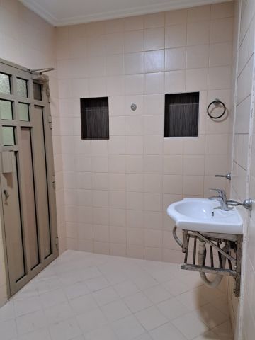 يتوفر شقة للإيجار في الدير بالقرب من المطار 9