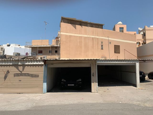 للبيع منزل من دورين في جدحفص 
