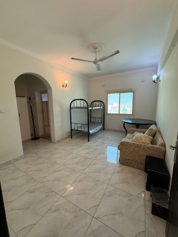 للإيجار شقة في سار 2