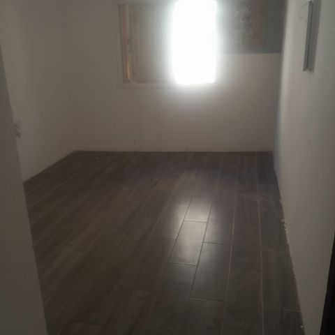 #For rent, a one-bedroom apartment with electricity in Ras Ruman, 6