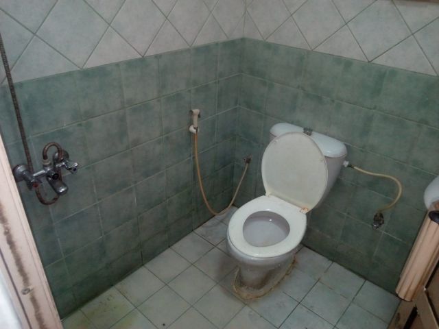 #For rent Studio with electricity for rent in Salmaniya behind Ci 3