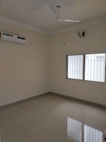 شقه نصف مفروشه  ( مكيفات وستائر) للايجار فى توبلى قرب الممشى 4