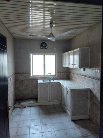 شقه نصف مفروشه  ( مكيفات وستائر) للايجار فى توبلى قرب الممشى 5