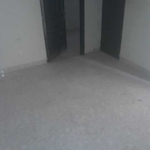 Apartment for rent in Ras Rumman, near Al Zinj Exchange, with ele 4