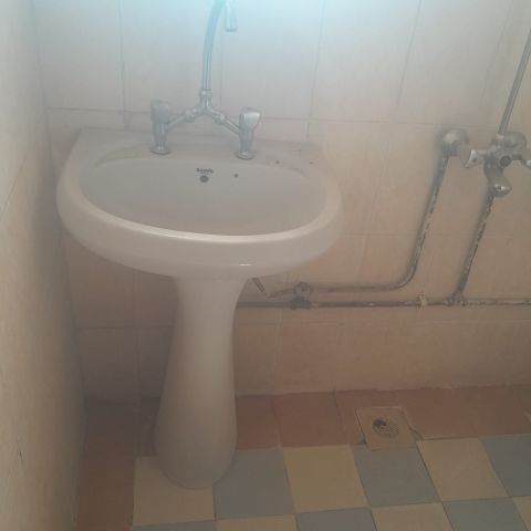 Apartment for rent in Ras Rumman, near Al Zinj Exchange, with ele 6