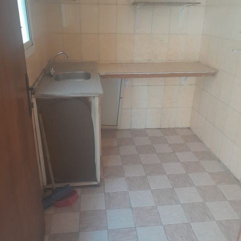 Apartment for rent in Ras Rumman, near Al Zinj Exchange, with ele 7